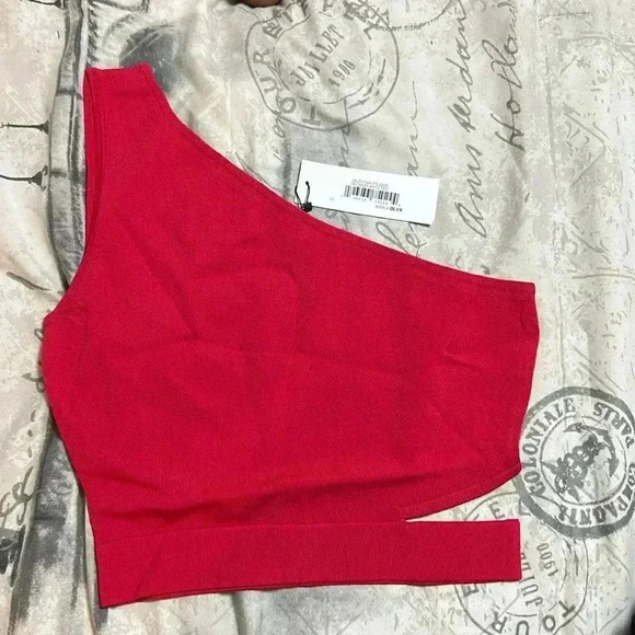 Crop top - Picture 2 of 3